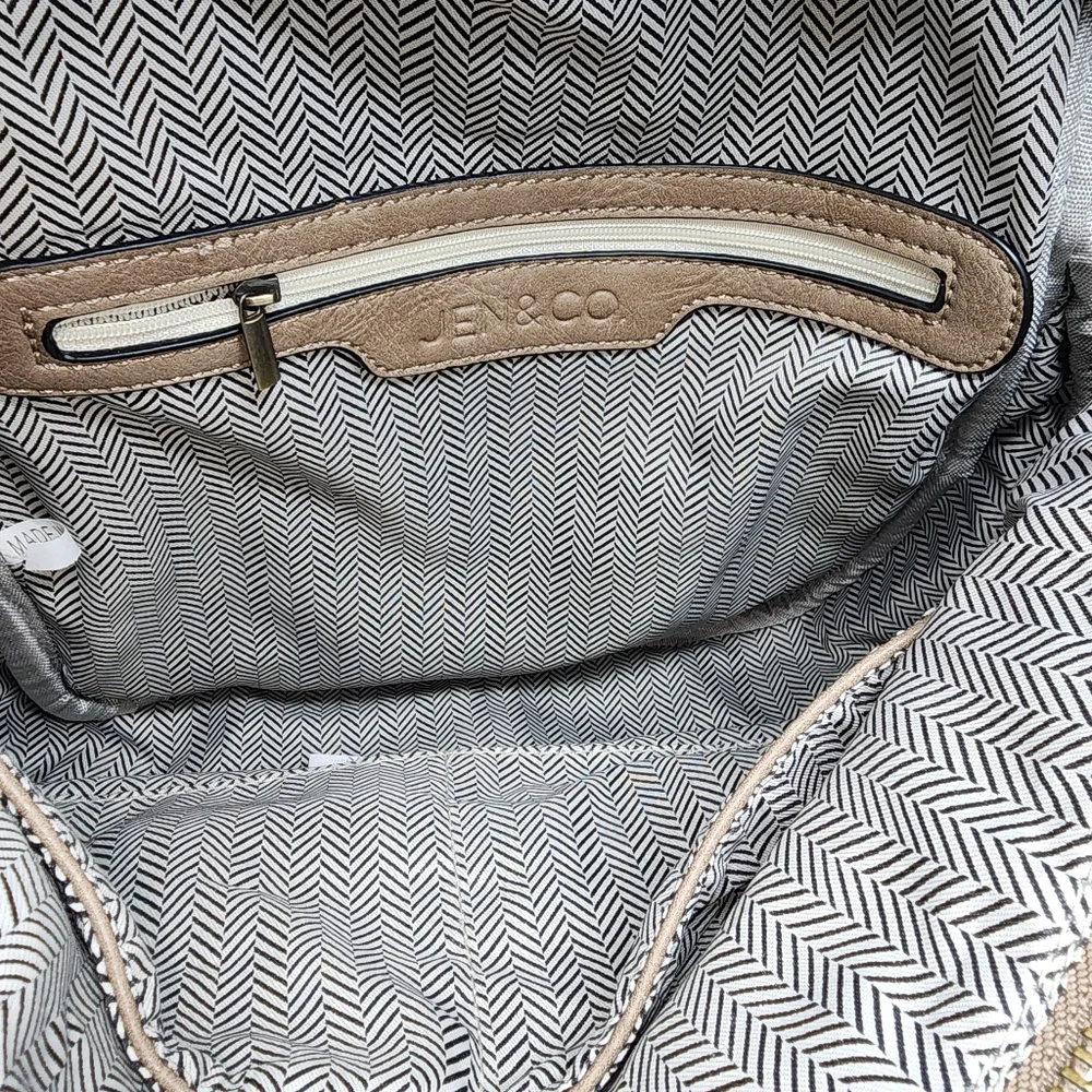 Jen&Co vegan tan snake print‎ convertible backpack with regular and guitar Strap